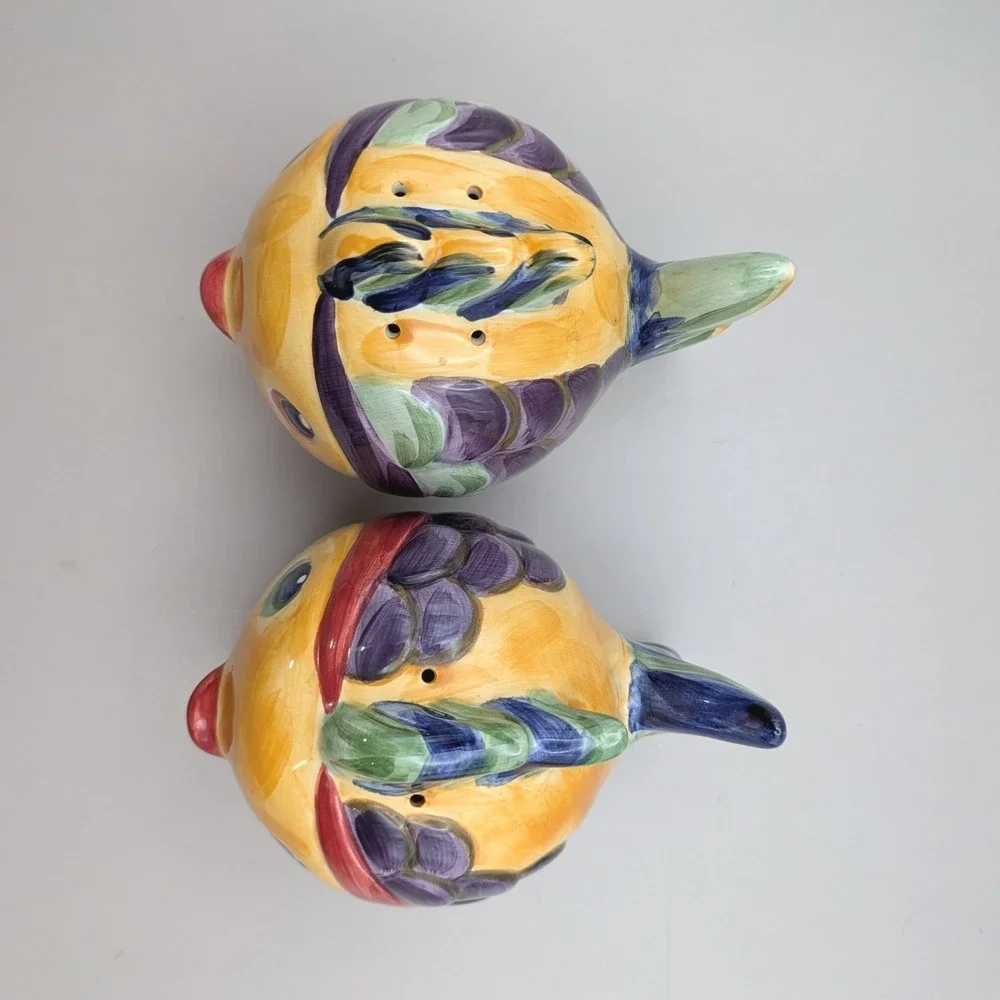 Tabletops Lifestyles Under The Sea Kissing Fish Salt & Pepper Shakers with Tray